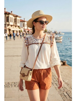 Lela Etnik Desenli Kol Detaylı Bisiklet Yaka Şile Bezi Gömlek Bayan Gömlek 611BZ0042