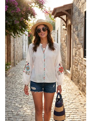 Lela Nakışlı Pamuklu Regular Fit Balon Kol Yazlık Gömlek Bayan Gömlek 611BZ0173