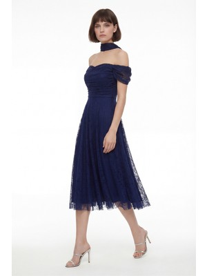 Lafaba Kadın Lacivert Dar Kalıp Kayık Yaka Dantelli Midi Söz Nişan Nikah Abiye