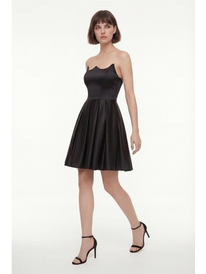 Lafaba Kadın Siyah Dar Kalıp Straplez Yaka Saten Mini Mezuniyet Abiye Elbise