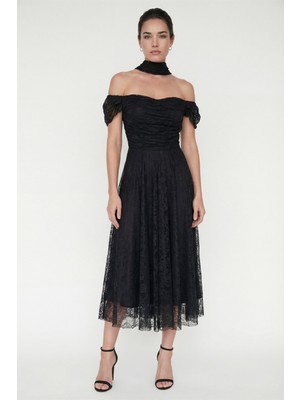 Lafaba Kadın Siyah Dar Kalıp Kayık Yaka Dantelli Midi Söz Nişan Nikah Abiye