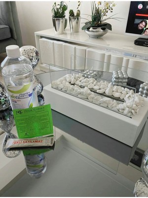 Özgürce Metal Beyaz Renk Masa Üstü Şömine, Sertifikalı ve Dekoratif Taş Hediyeli