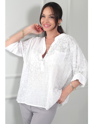 By Saygı Kadın Önü Yarım Düğmeli Pul Detaylı Tek Cepli Oversize Ithal Baskılı Keten Bluz