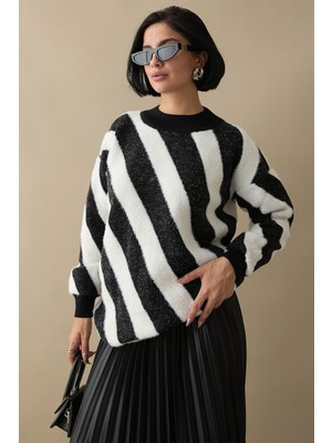 inStyle Yumoş Çift Şeritli Siyah Triko Kazak