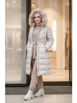 Kürklü Kapüşonlu Kemerli Şişme Mont 6135-04 Bej