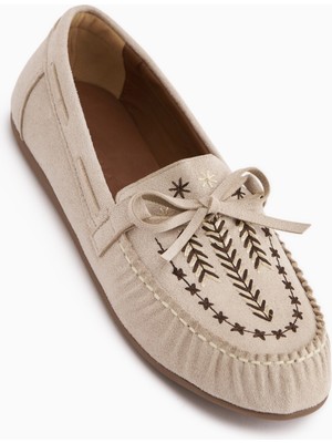 Limoya Darya Bej Süet Nakışlı Makosen Ayakkabı Kadın Loafer