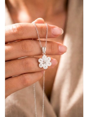 Silvera Telkari 925 Ayar Gümüş Papatya Çiçeği Elişi Midyat Telkari Kolye ST414