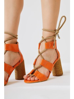 Limoya Britty Turuncu Kroko Rugan Kalın Bantlı Halat Bağlamalı Topuklu Sandalet