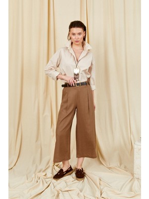Tena Kadın Kahve Kemer Detaylı Çift Pileli Bemuda Keten Pantolon