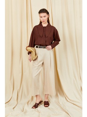 Tena Kadın Naturel Kemer Detaylı Çift Pileli Bemuda Keten Pantolon