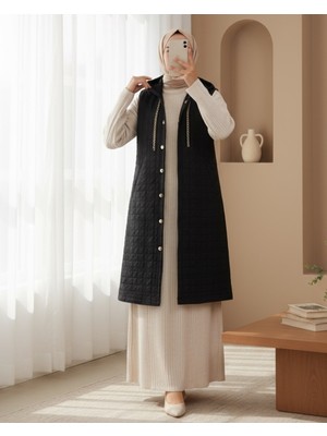 Modamorfo Kapşonlu Zincir Detaylı Cepli Kapitone Yelek -Siyah