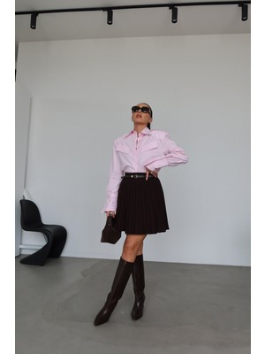 Özge Özgenç Pileli Kemerli Mini Şort Etek