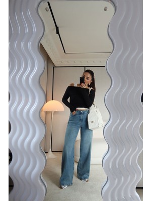 Özge Özgenç Yüksek Bel Hafif Likralı Bol Paça Jean