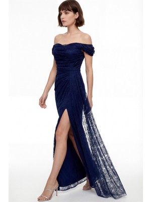 Lafaba Kadın Lacivert Dar Kalıp Kayık Yaka Dantelli Uzun Abiye Elbise