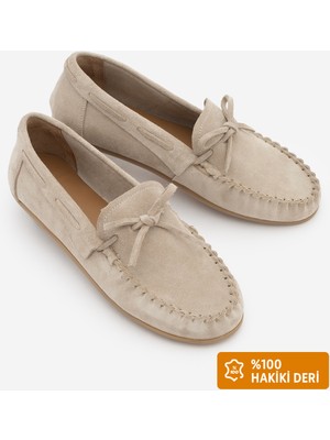 Marjin Kadın Hakiki Deri Bağlamalı Fiyonklu Makosen Büzgülü Loafer Günlük Ayakkabı Tavon Bej Süet