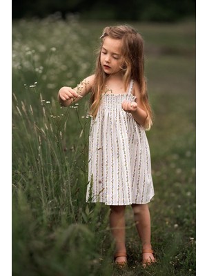 Antebies Dikey Çiçek Poplin Gipeli Göğüs Detaylı Askılı Kız Çocuk Elbise