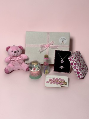 Iyi Ki Varsın Hediye Kutusu | Peluş Ayıcık, Kar Küresi, Kolye ve Yüzük