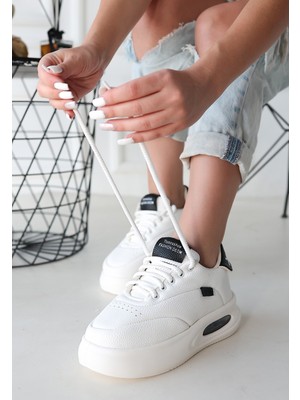 Aesco Chris Beyaz Cilt Siyah Detaylı Bağcıklı Spor Ayakkabı