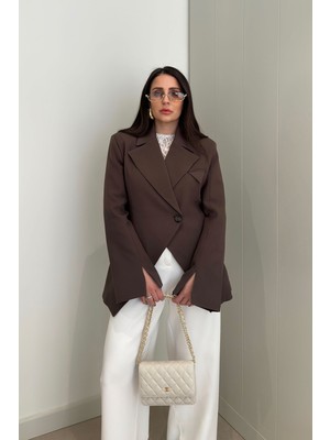 Magarde Kolları Yırtmaçlı Tasarım Ceket- Kahverengi