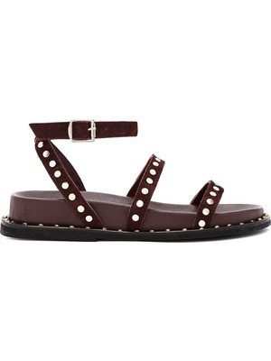 Derimod Kadın Kahverengi Bilekten Bağlamalı Metal Detaylı Süet Deri Sandalet 26SFD271010