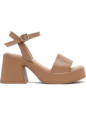 Derimod Kadın Bej Bilekten Tokalı Kalın Topuklu Platformlu Deri Sandalet 26SFD130818