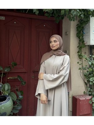 Modaco Fermuarlı Sade Ferace: Dubai Krep Ferahlığı