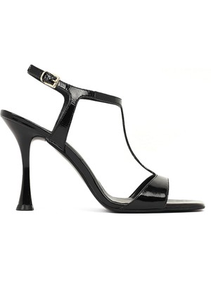 Derimod Kadın Siyah Bilekten Tokalı Yüksek Ince Topuklu Rugan Deri Sandalet 26SFD160616