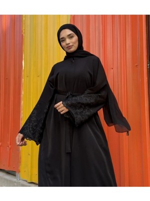 Modaco Mina Ferace: Dubai Krep Fermuarlı & Kuşaklı