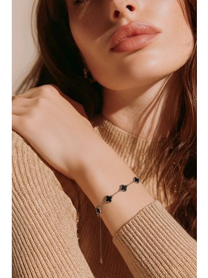 Kadın Gümüş Renkli Paslanmaz Çelik 5’li Siyah Yonca Şans Bilekliği