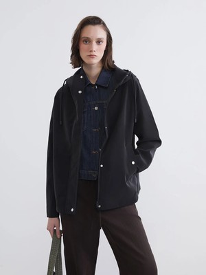 LC Waikiki Xsıde Siyah Kapüşonlu Oversize Kadın Deri Görünümlü Yağmurluk