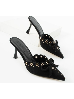 Kadın Siyah Sivri Burun Topuklu Terlik  Fiyonklu Metal Detaylı Ince Topuklu Ayakkabı Selsey