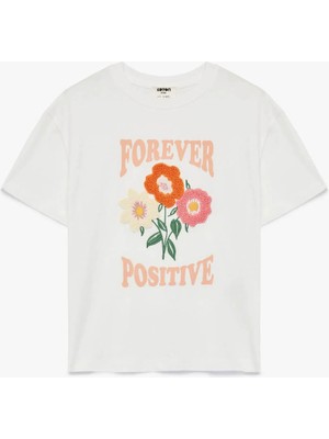 Koton  Çiçek Nakış Detaylı Ekru Kız Çocuk T-Shirt 6SKG10028AK