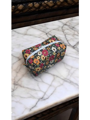 Özgürce Renkli Çiçek Desenli Büyük Boy Makyaj Çantası