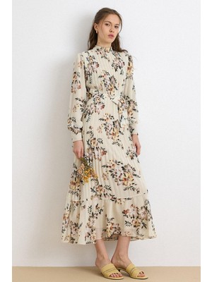 Olcay Pilise Detaylı Çiçek Desenli Şifon Elbise Bej 9442-E