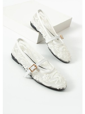 Kadın Beyaz Dantel Babet Boncuk Nakışlı Bilekten Bantlı Rahat Düz Taban Şık Yazlık Ayakkabı Egano