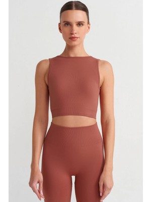 COMEUP Kolsuz Rib Dokulu Crop Top Kil Kırmızısı Poliamid Yaka Bisiklet L Beden