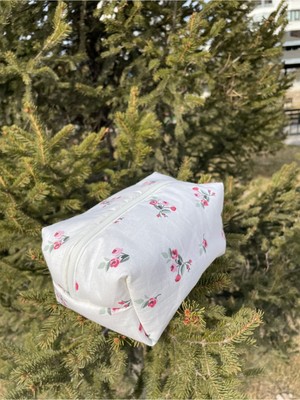 Özgürce Şık Çiçek Desenli Çok Amaçlı Makyaj Çantası