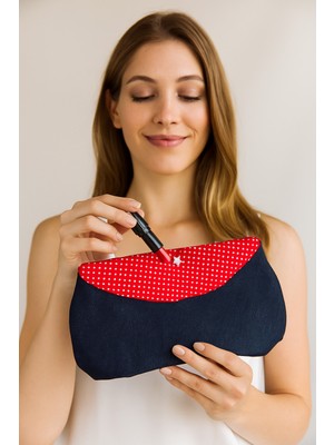 Özgürce Kırmızı Puantiyeli Denim Makyaj Çantası, Kompakt ve Şık Seyahat Organizeri