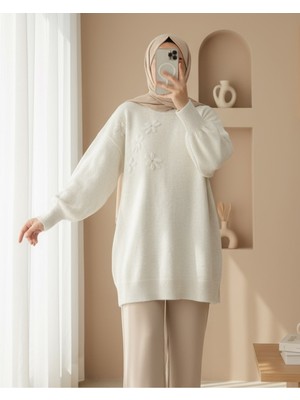Moda Morfo Çiçek Desenli Taşlı Yumoş Triko Kazak -Ekru