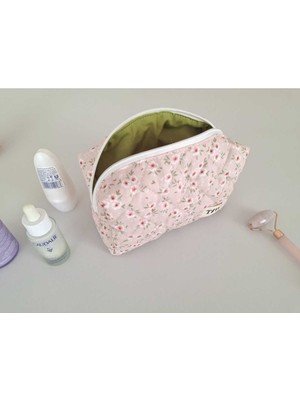 Özgürce Pembe Çiçekli Büyük Boy Makyaj Çantası, Şık ve Kullanışlı Tasarım
