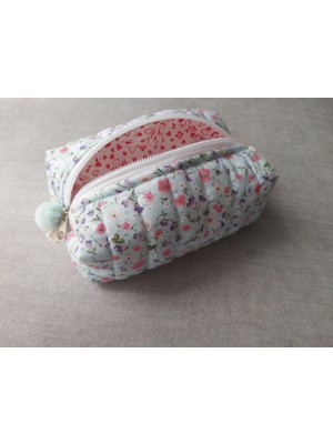 Özgürce Çiçekli Elyaf Dolgulu Organizer Çanta, Çok Amaçlı ve Şık Tasarım