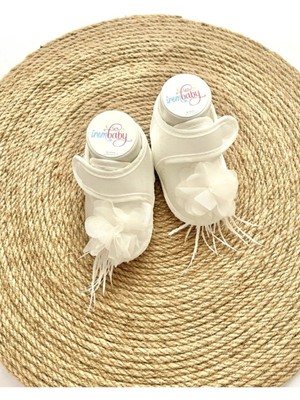 İrembaby Bebek Lohusa Beyaz Çiçekli Tüylü Lohusa Bebek Ayakkabı Doğum Çekim Mevlüt