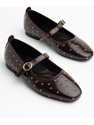 Shemard Kadın Acı Kahve Rugan Baretli Tokalı Babet