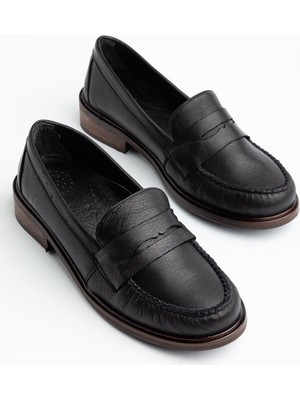 Shemard Kadın Siyah Klasik Hakiki Deri Loafer Ayakkabı