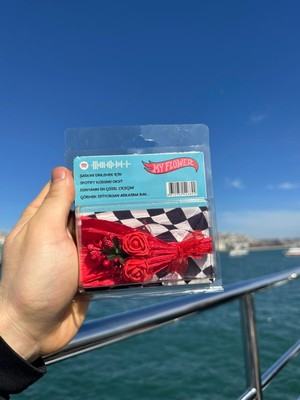 Hot Flowers Çiçek Aynalı Sevgiliye Çiçek Anlamlı Hediye Buket Solmaz Çiçek 1 Adet