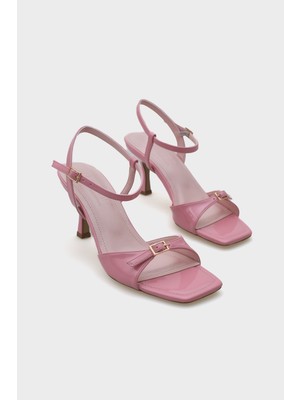 Capone Outfitters Dale Orta Topuklu Bilekten Bantlı Tokalı Kadın Sandalet
