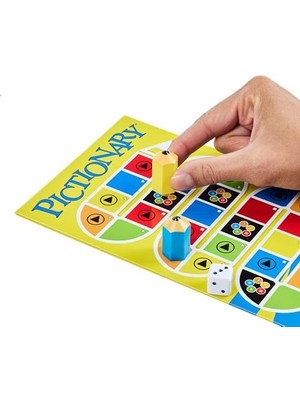 Karokstore Mattel Games Pictionary Kutu Oyunu Çocuklar, Yetişkinler, Aileler ve Oyun Geceleri Için 2 Takımla Oynanan, Türkçe Kelime Kartları, Silinebilir Kalemler, Tahtalar ve Kum Saati, JKR18