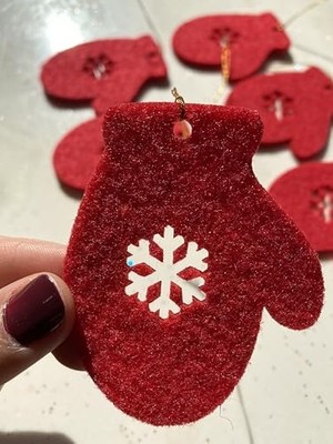 Karokstore Mini Tasarım Atölyem Kırmızı Keçe Eldiven Yılbaşı Ağacı Süsü Kırmızı