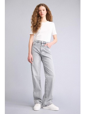 DeFacto Straight Wide Yüksek Bel Uzun Jean Yıkamalı Pantolon E3185AX26SP