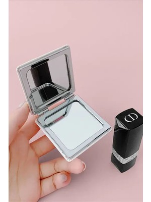 Özgürce Şık Metal Cep Çanta Aynası, Kapaklı ve Kişiye Özel, 6x6 cm